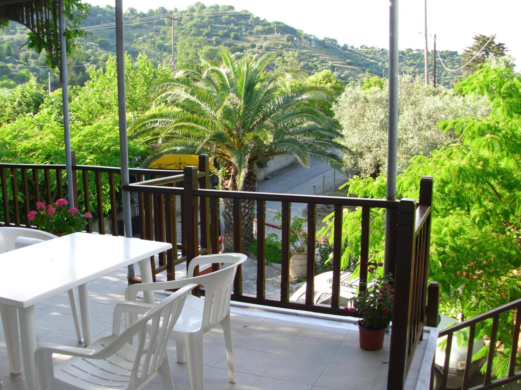 Pansion Platana Ξενοδοχείο Γλώσσα Εξωτερικό φωτογραφία